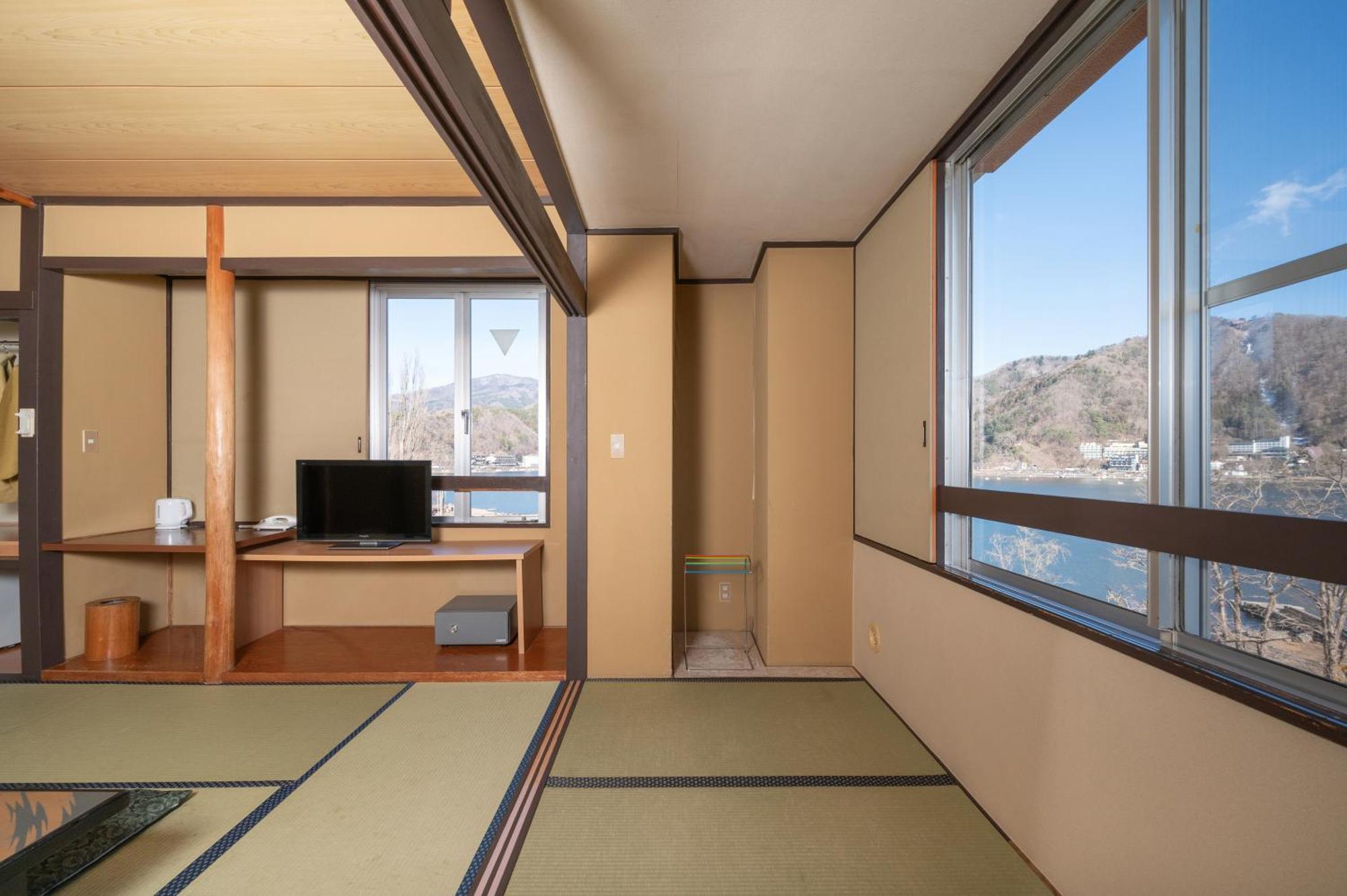 פוג'יקאוואגוצ'יקו Royal Hotel Kawaguchiko מראה חיצוני תמונה
